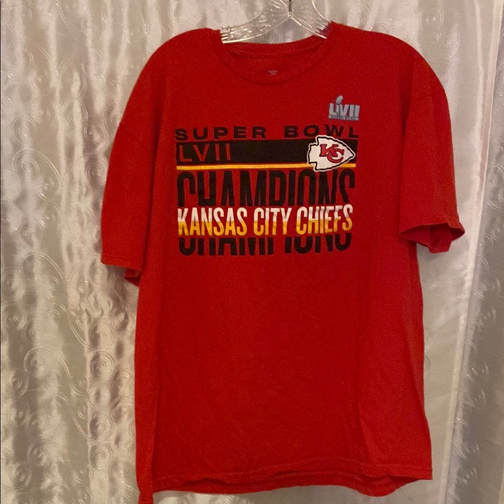 Kansas City Chiefs Super Bowl LVII Champions T-Shirt Adult Size XL 🔥 YB4